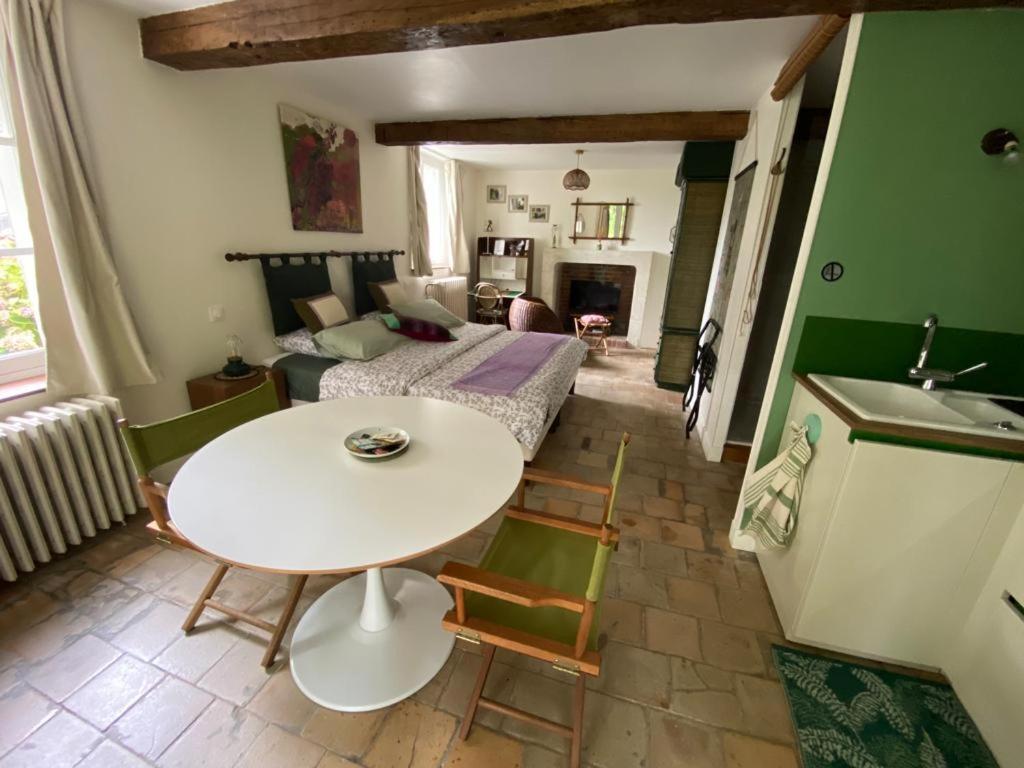 Amalouyse Studio De Charme Au Coeur Des Chateaux De Loire Montlouis-sur-Loire Exteriör bild